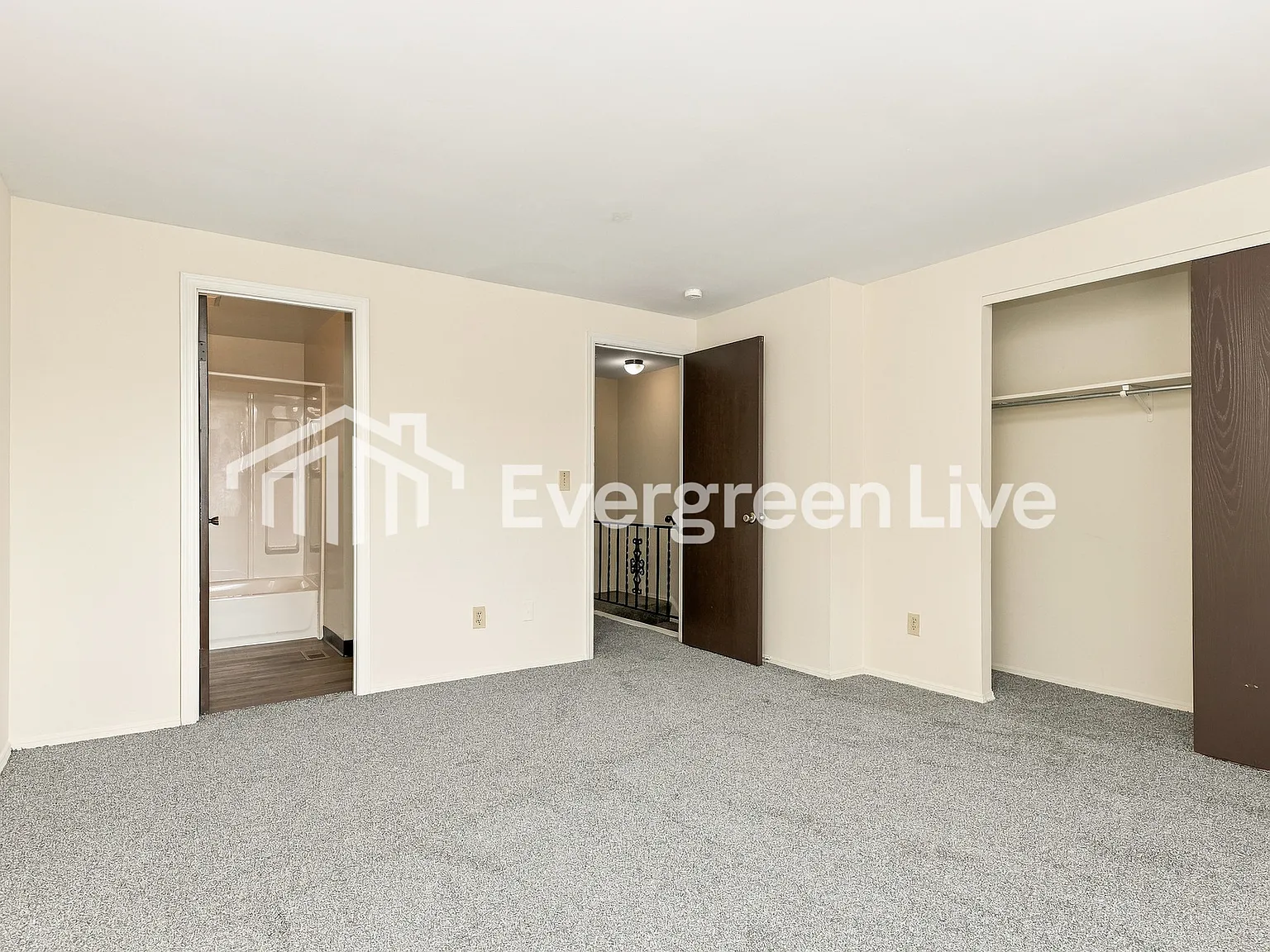 2 bed, 1.5 bath, 1094 sqft, $995 — Photo 2