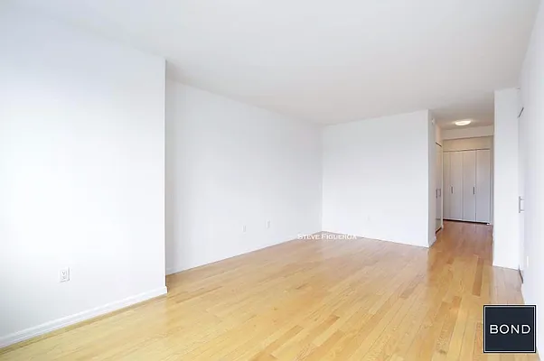 Rented by Bond New York | media 2