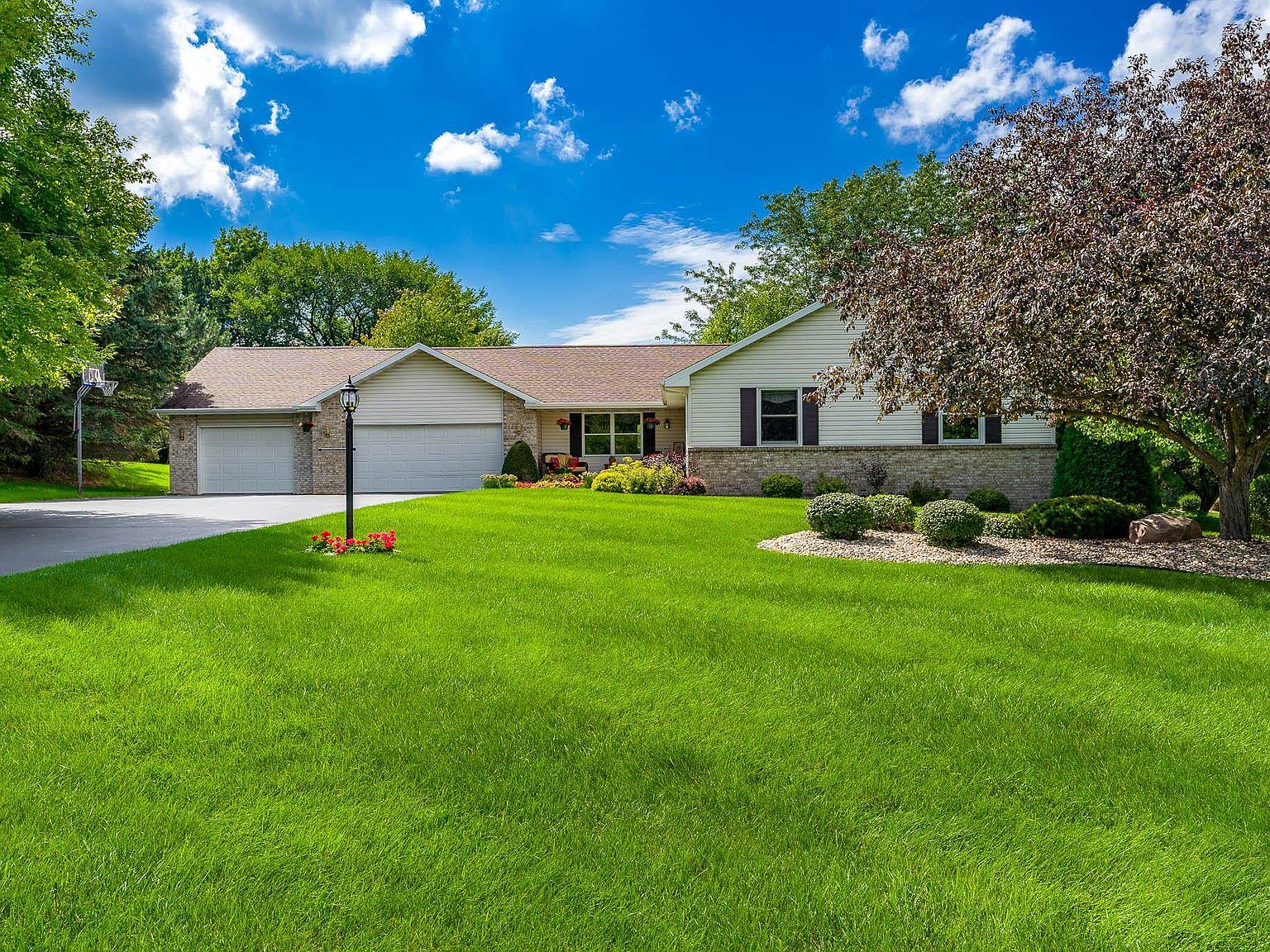 6775 Skyview Trl, Roscoe, IL 61073 Zillow