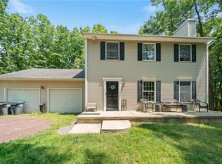 1306 N Rocky Mountain Dr, Effort, PA 18330