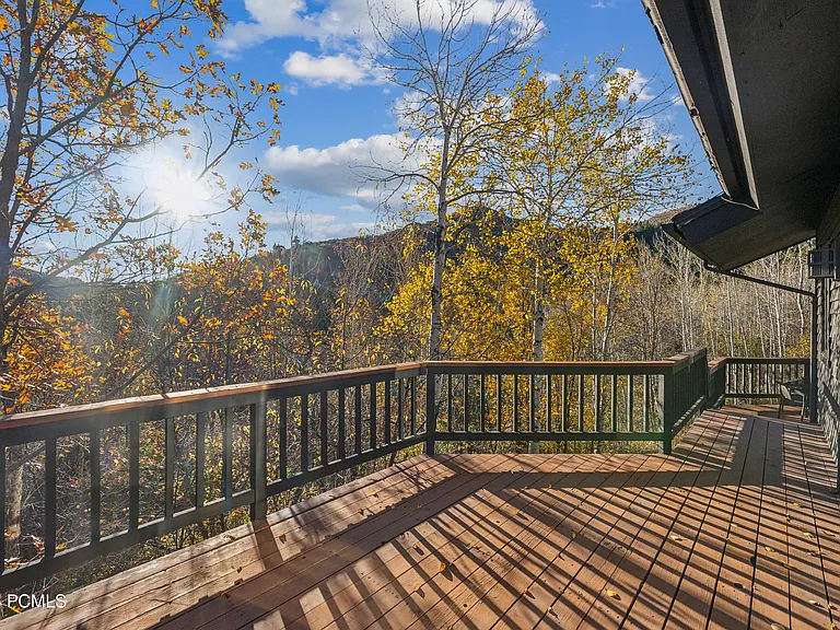 7240 Buckboard Dr — Photo 12