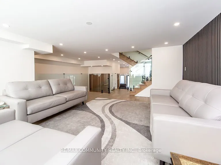 475 Wilson Rd N — Photo 22