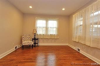 3rd image of 330 Edgewood Dr