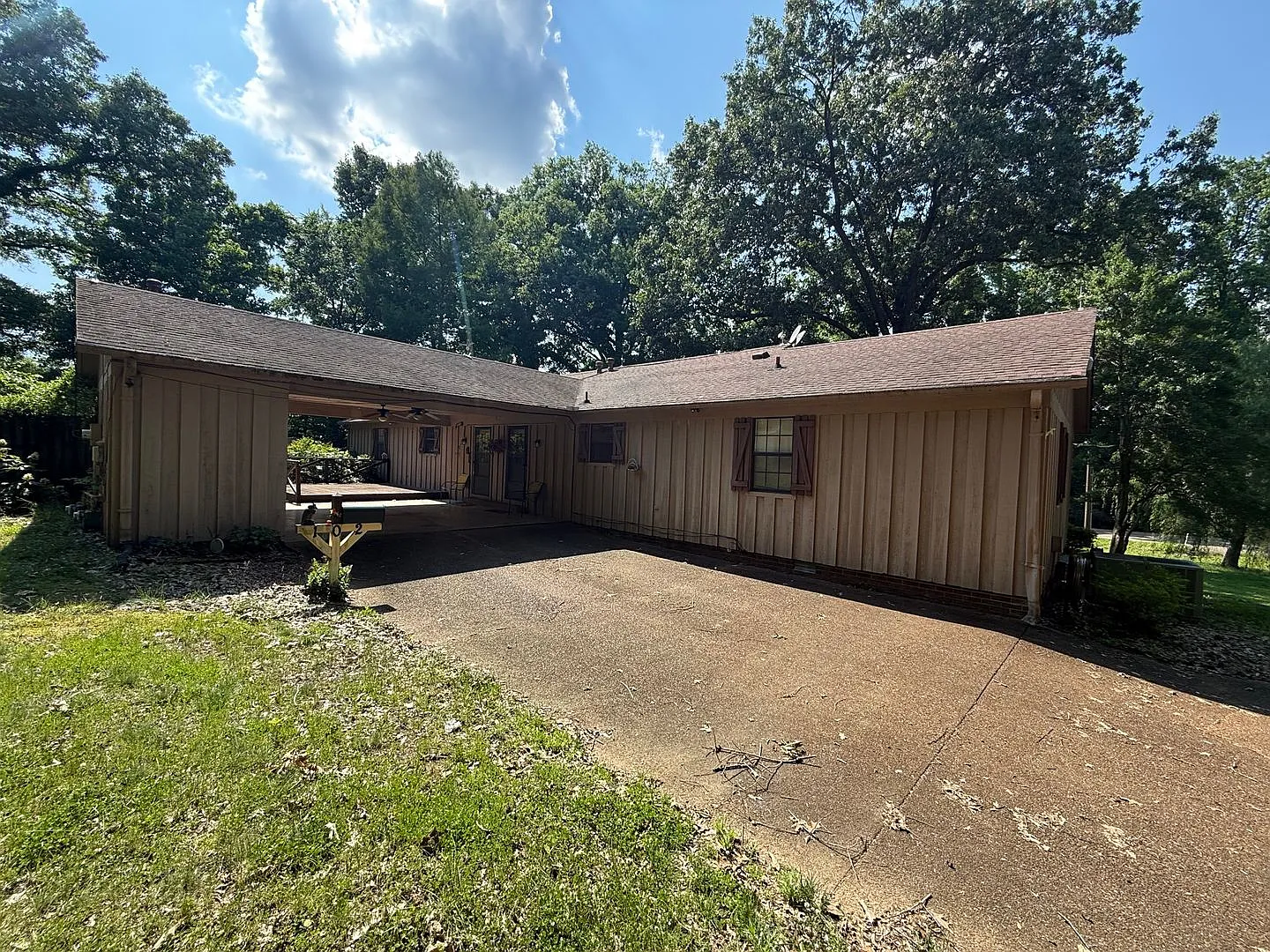 102 Hickory Hill Dr — Photo 3