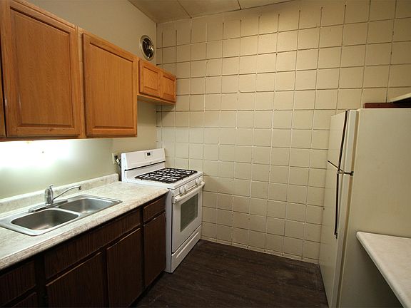 4th image of 877 N 26th St APT 103