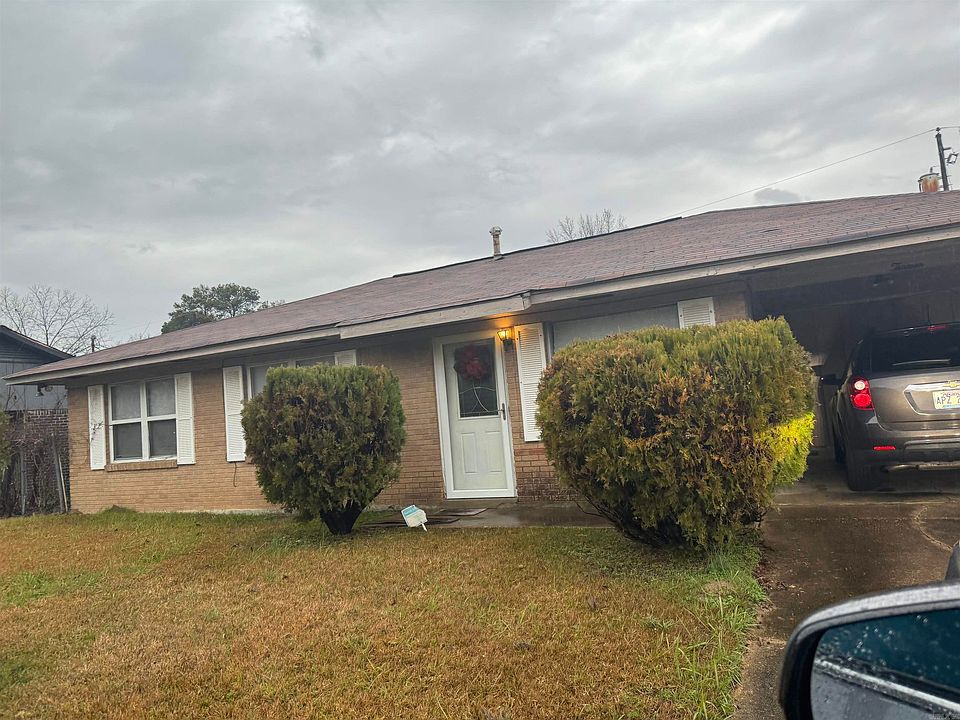 1st image of 13 E Bonnie Park Dr