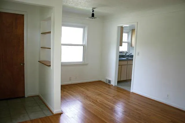 3722 Elmhurst Ave — Photo 6