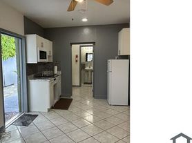 6471 SW 27th St, Hollywood, FL