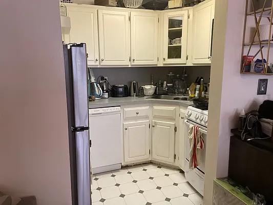 Rented by Douglas Elliman | media 13