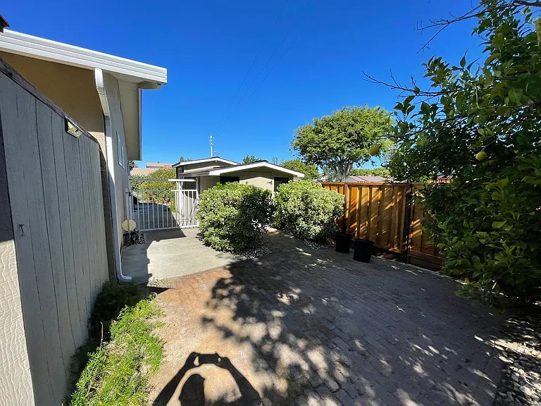 1428 Roselli Dr — Photo 17