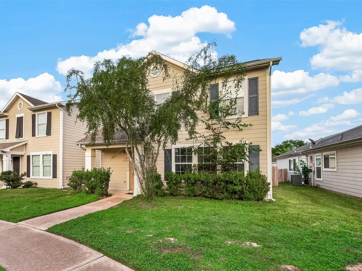 3 bed, 2.5 bath, 1452 sqft, $1,800 — Photo 3