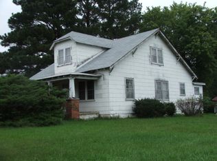 5914 White Oak Rd, Wilsons, VA 23894