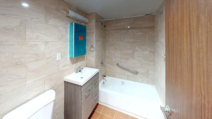 Rented by Ridgewood Capital NYC LLC | media 28