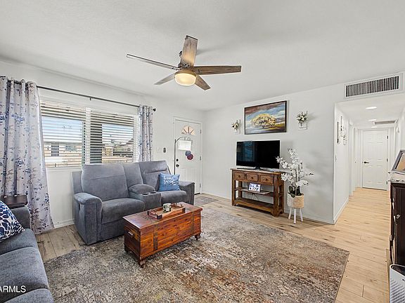 4th image of 1623 W 6TH Avenue