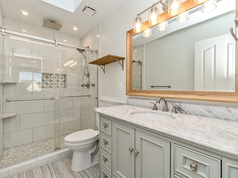 9568 Bay Front Dr — Photo 40