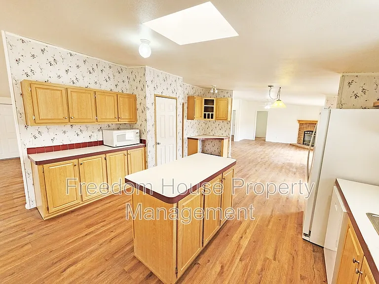 5220 Jerry Ave — Photo 9