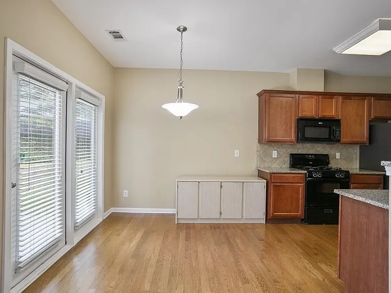 434 Reynoldston Way — Photo 9