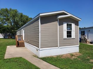 1735 NW Lyman Rd #15, Topeka, KS 66608