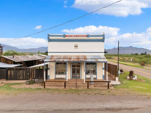 905 S Ghost Town Trl, Pearce, AZ 85625