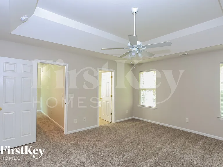 8605 Royal Bluff Dr — Photo 10