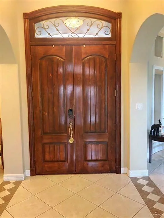 4 bed, 2.0 bath, 1655 sqft, $1,700 — Photo 1