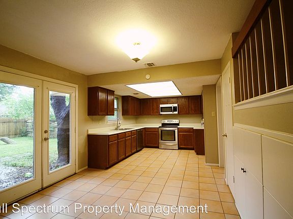 2nd image of 11826 Broadwood St