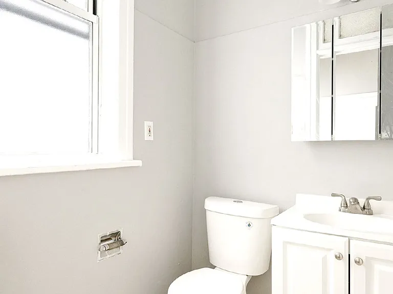 324 Lake St #2R — Photo 6