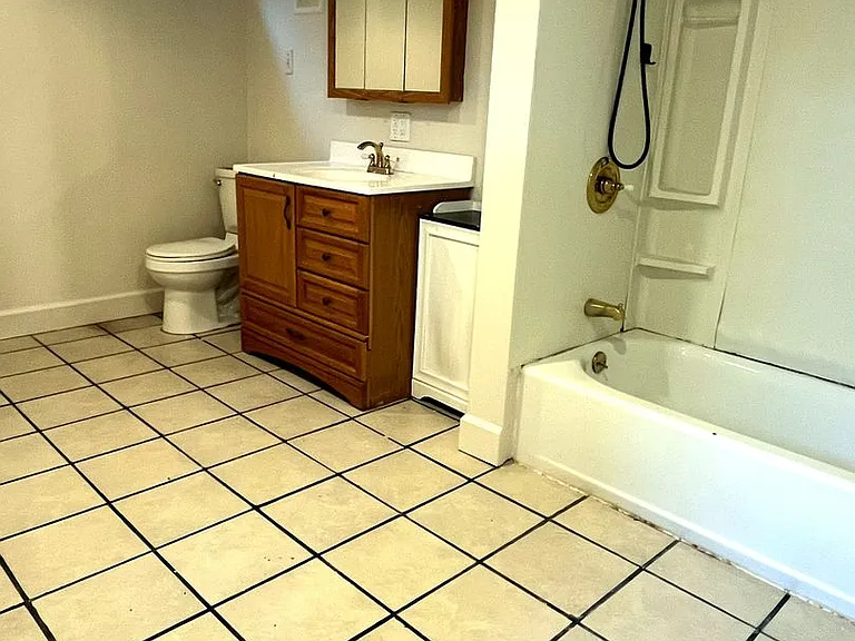 895 Holland St — Photo 28