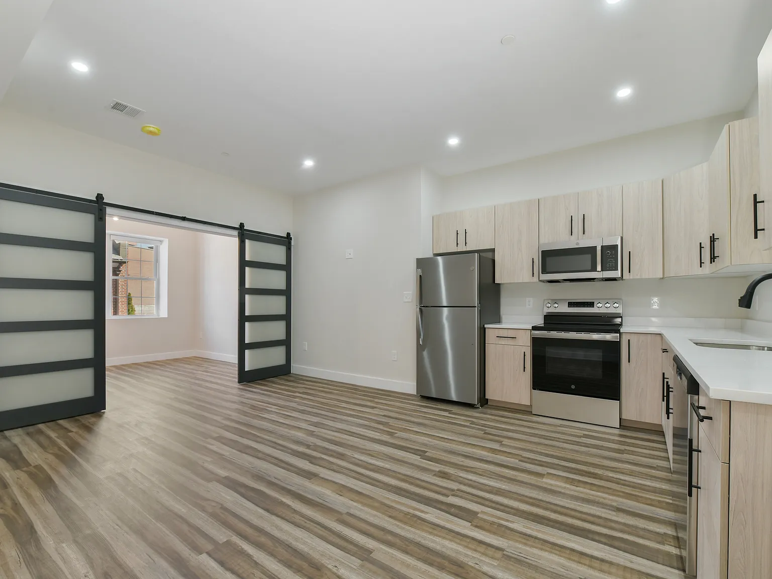1 bed, 660 sqft, $2,500 — Photo 4