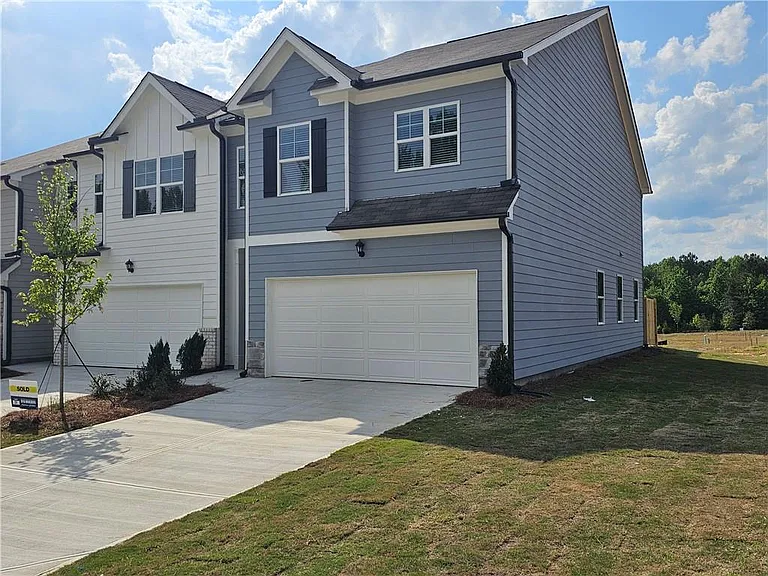 27 Berryville Dr — Photo 2