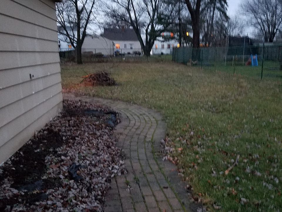 1st image of 3258 Oakwood Dr