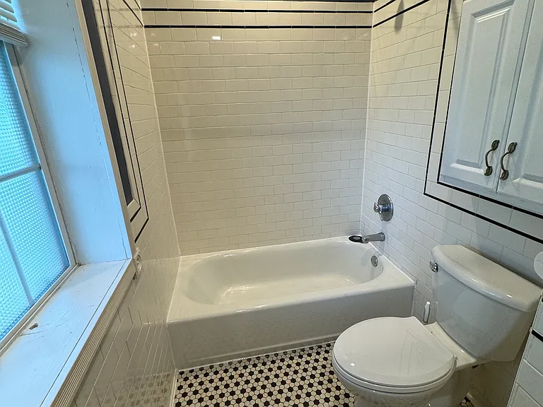 3332 Dupont Ave S #1 — Photo 9