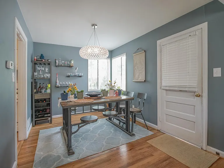 6811 Floyd Ave — Photo 8