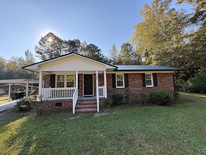 3 bed, 2.0 bath, 1082 sqft, $1,295 — Photo 1