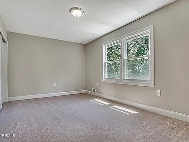 323 Suburban Dr — Photo 20