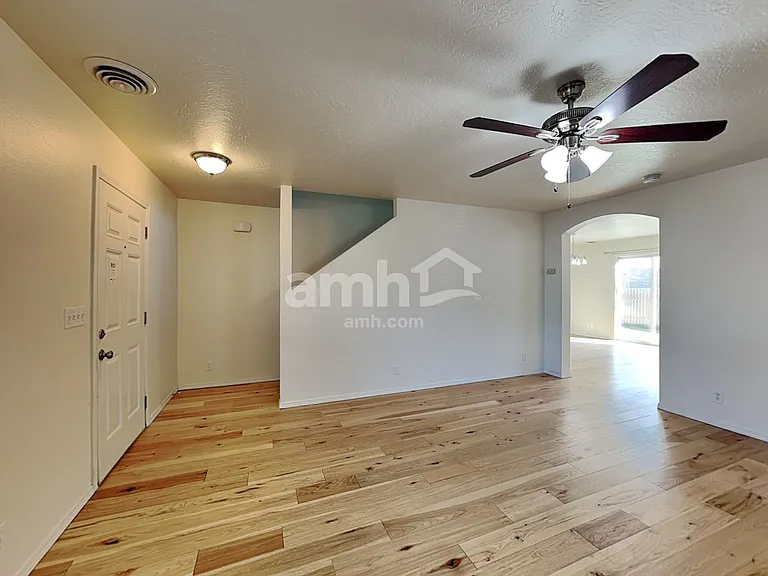 895 E Folgado Ct — Photo 9