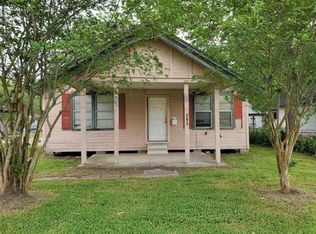 715 N Main St, Highlands, TX 77562