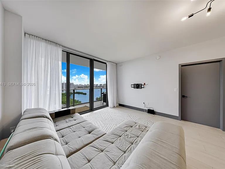 16385 Biscayne Blvd #2205 — Photo 4