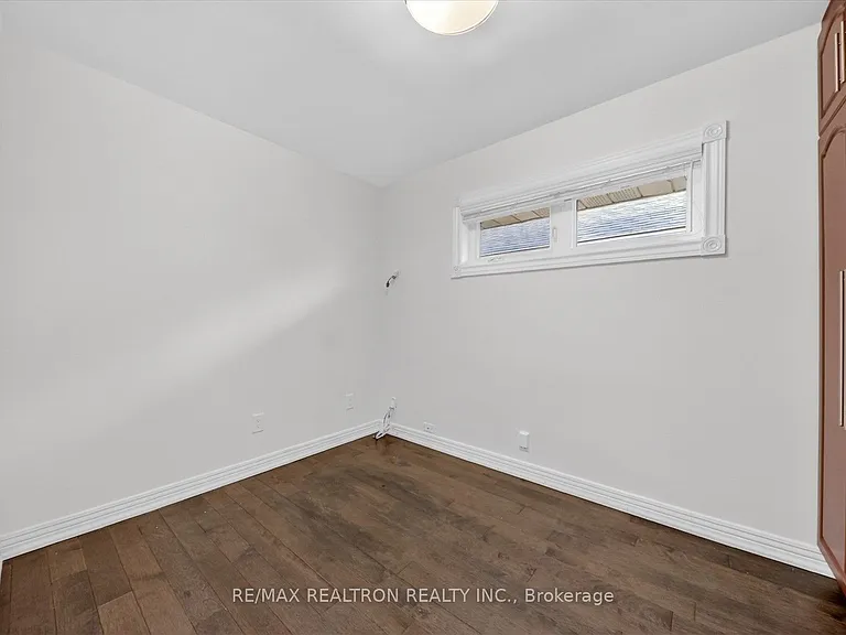 80 Waringstown Dr — Photo 9