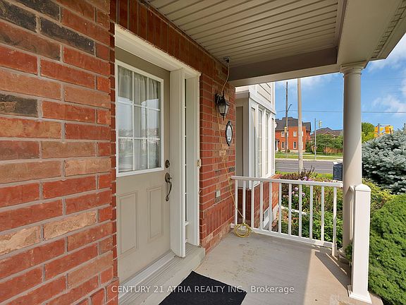 2nd image of 100 Gas Lamp Ln