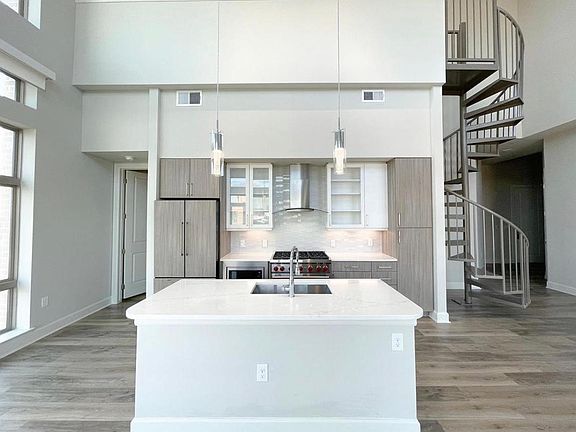 3rd image of 1958 W Gray St #318