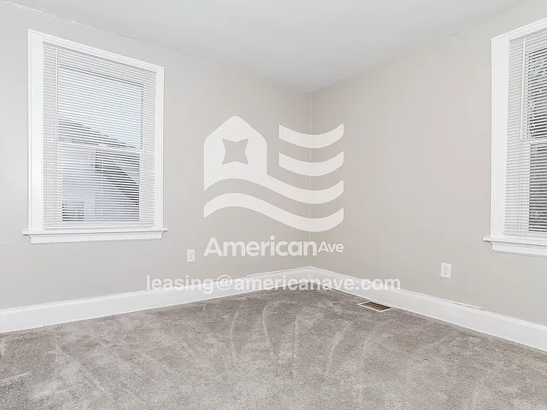 500000_011_wm_-_bedroom_13440934.jpg