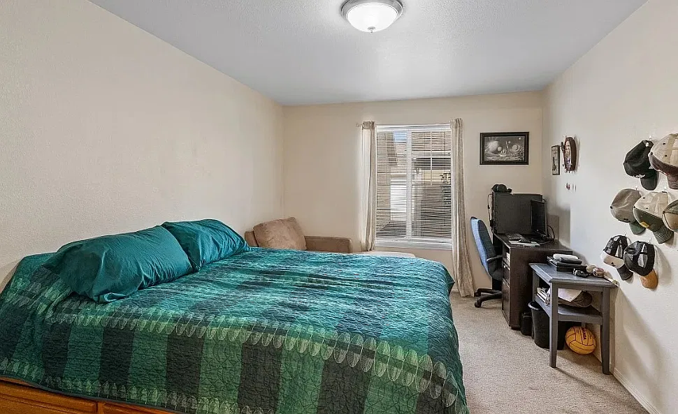 2 bed, 875 sqft, $1,700 — Photo 3