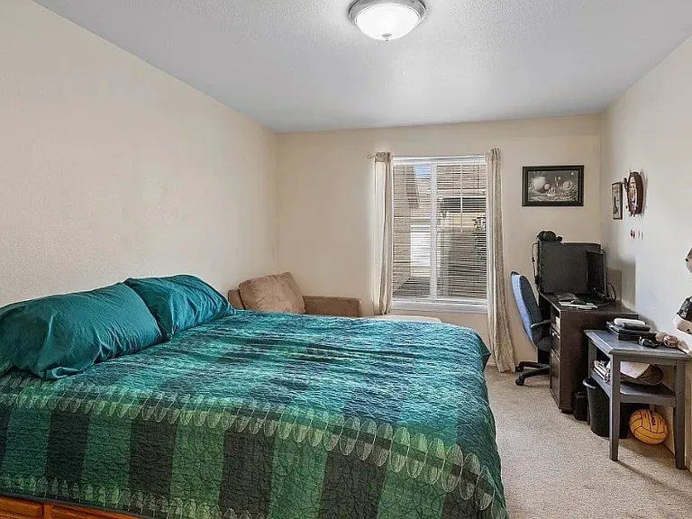 825 Forestglen Dr #D — Photo 2