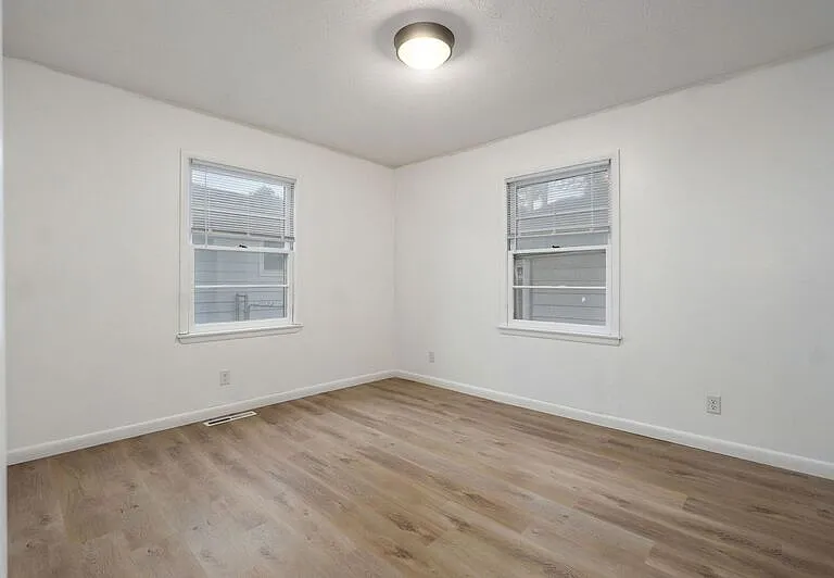 906 N Belview Ave — Photo 12