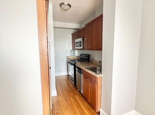 2400 N Clark St #21, Chicago, IL 60614