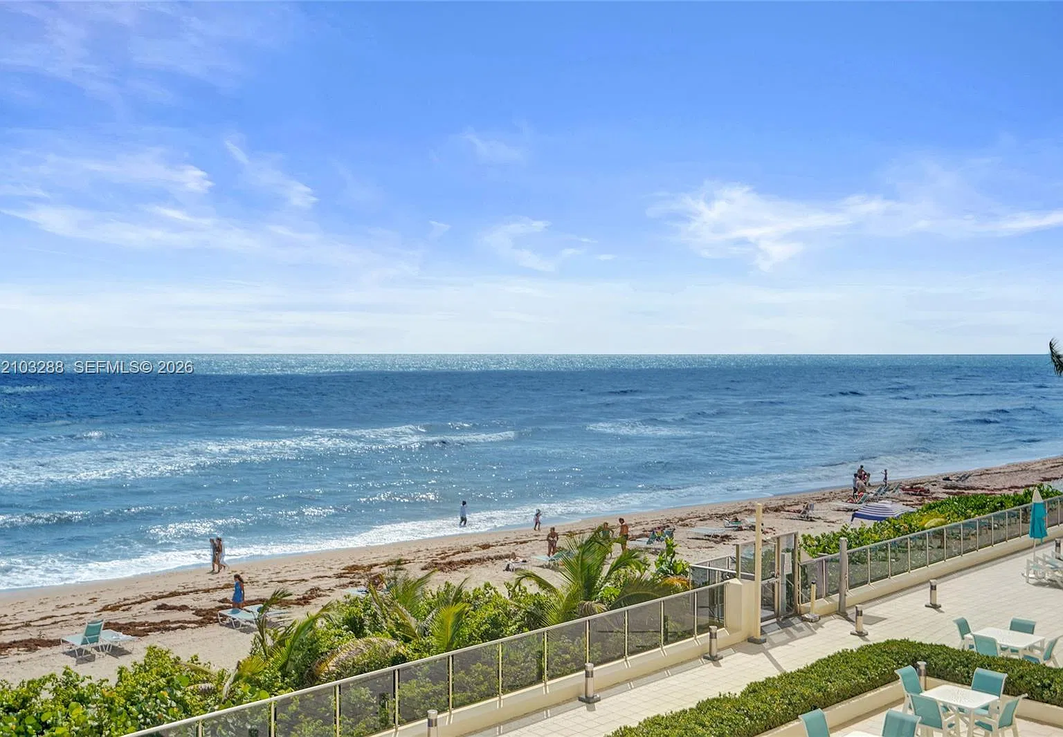 Wave Condo — Photo 4