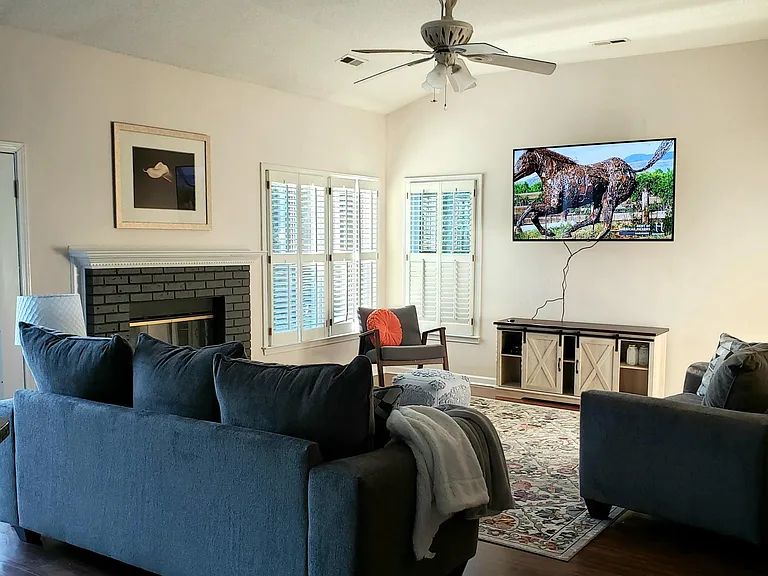 Queen Size Sleeper Sofa and extra linens