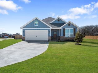 328 Bronco Dr, Pilot Point, TX 76258