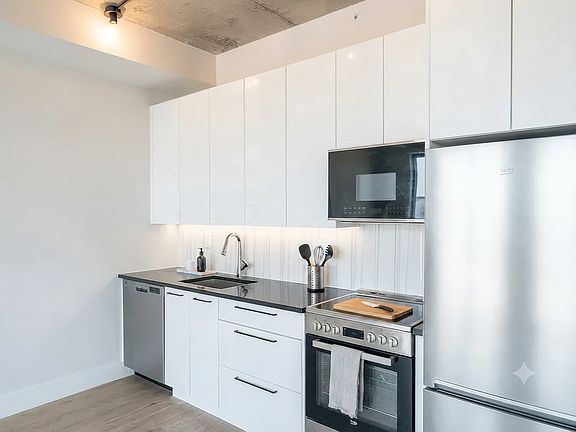 2nd image of 815 Flatbush Ave #Penthouse 6